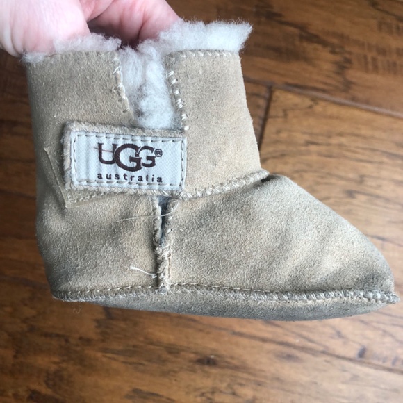 UGG Unisex-Baby Erin Boot, Color: Chestnut, size medium infant - Picture 4 of 6